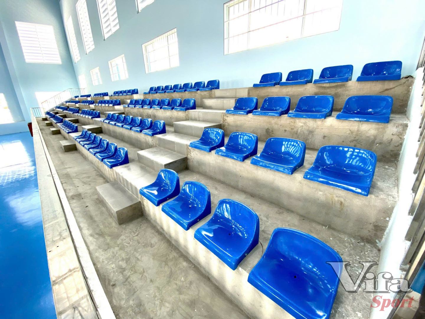 Ghế khán đài nhựa LLDPE VifaSport – Lựa chọn bền vững cho công trình thể thao hiện đại