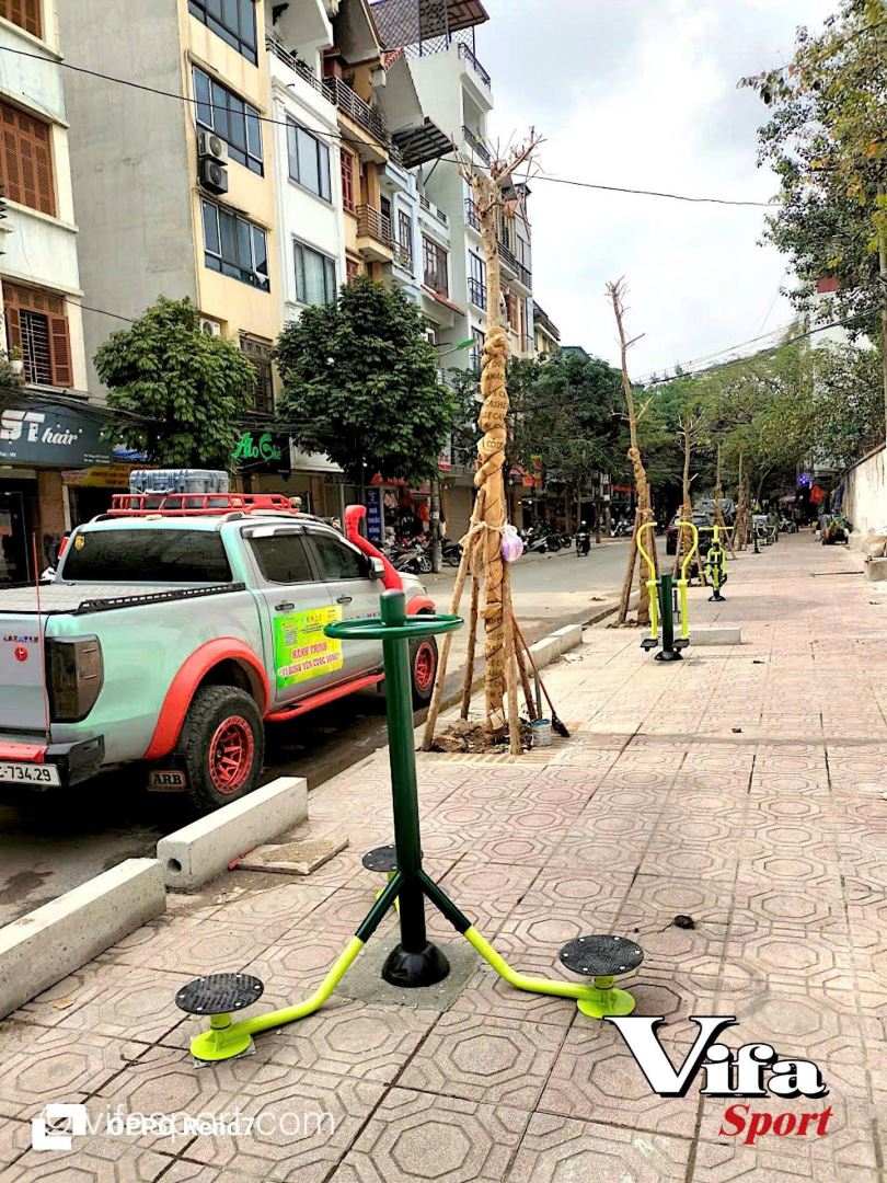 Hà Nội đầu tư mạnh cho không gian công cộng: Ưu tiên dụng cụ tập thể dục ngoài trời vì chất lượng sống của người dân