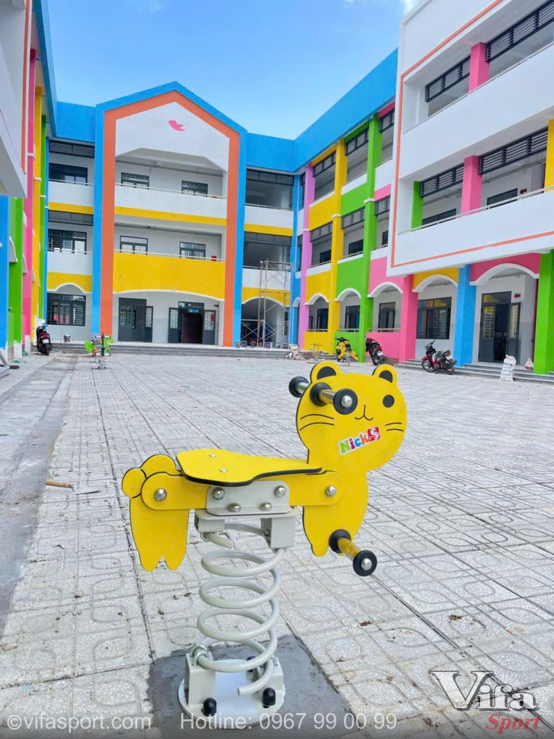 SÂN CHƠI NGOÀI TRỜI ĐẦU TƯ ĐÚNG LÀ THÊM MÔT KHÔNG GIAN CHO TRẺ LỚN KHÔN
