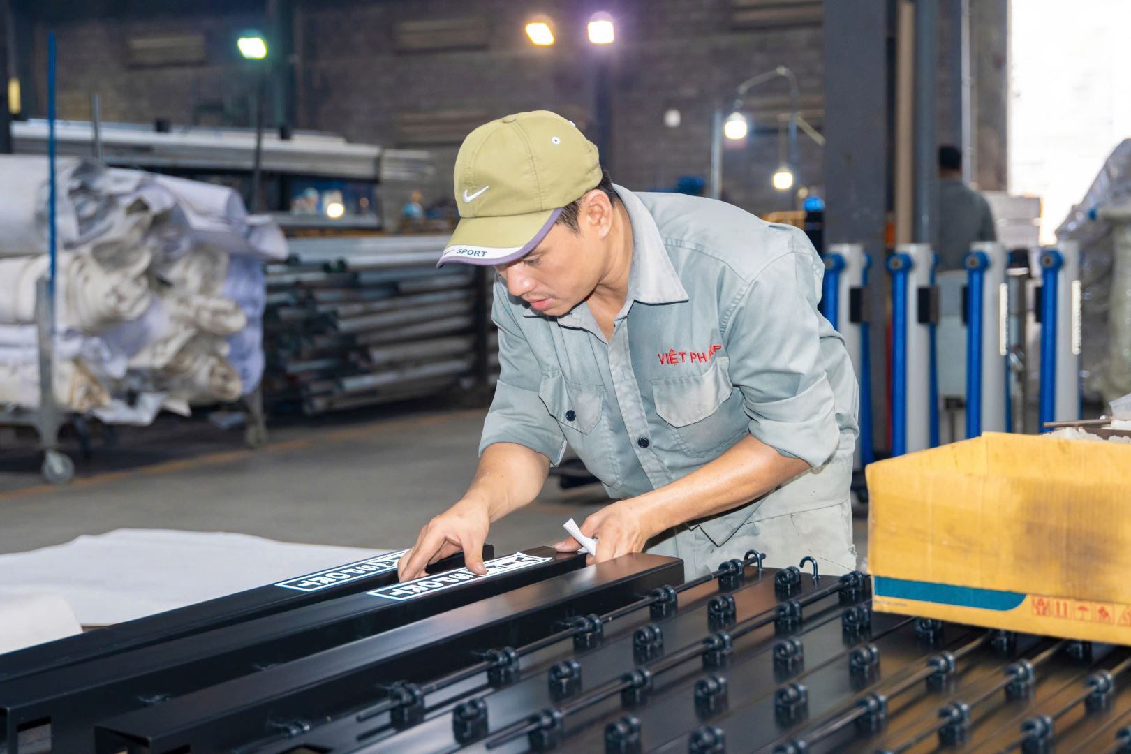 ĐỪNG ĐỂ TRỤ LƯỚI GIÁ RẺ LÀM HỎNG SÂN PICKLEBALL CỦA BẠN