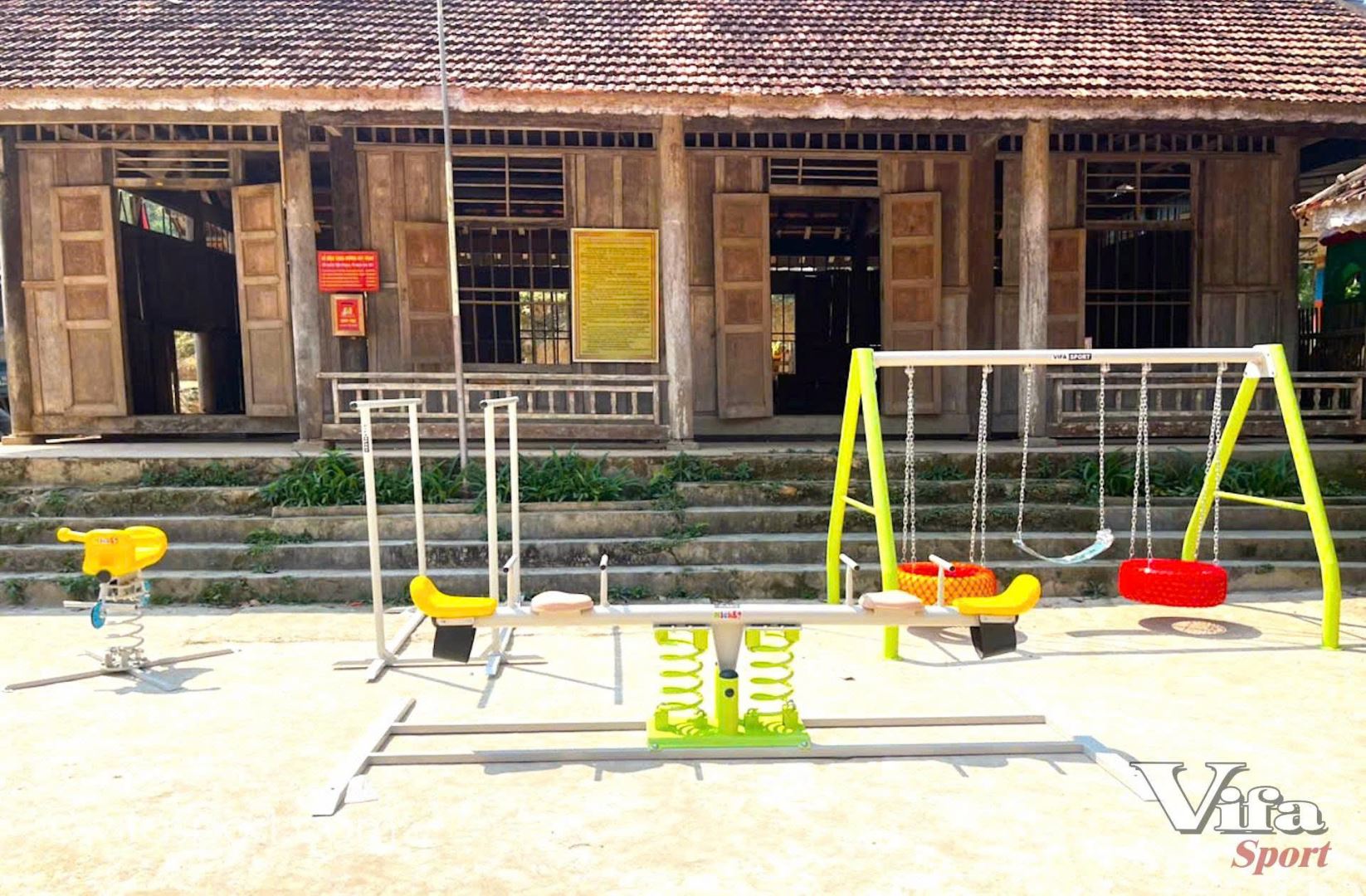 MỘT CỤM VUI CHƠI NGOÀI TRỜI CHO TRẺ EM KHÔNG CHIẾM NHIỀU DIỆN TÍCH?