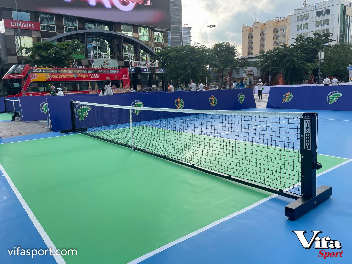 TRỤ VÀ LƯỚI PICKLEBALL VIFASPORT GÓP PHẦN VÀO SÂN CHƠI CỘNG ĐỒNG Ở PHỐ ĐI BỘ NGUYỄN HUỆ