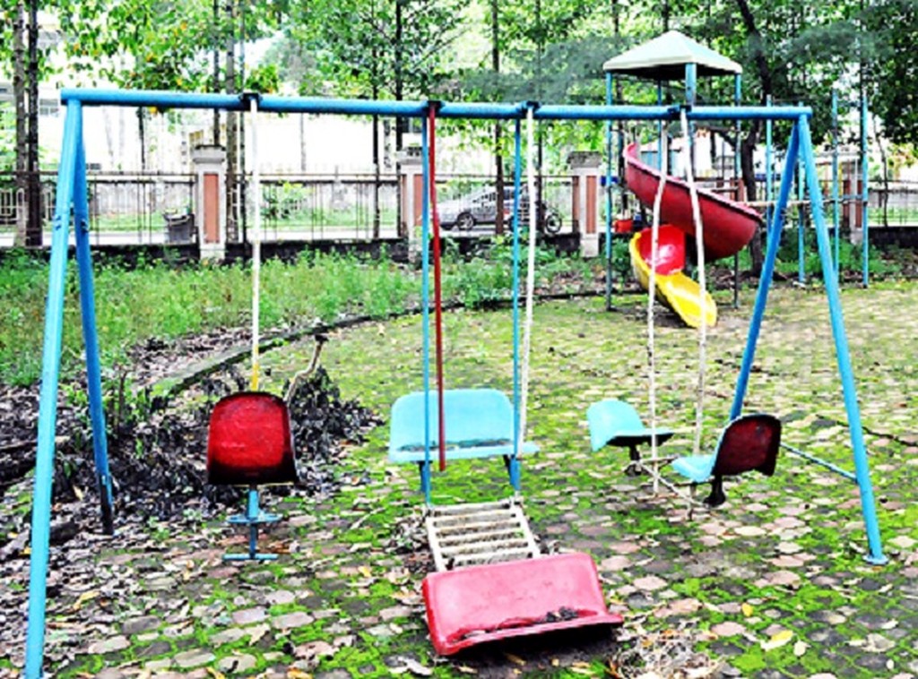 Hướng dẫn lắp đặt và sử dụng xích đu an toàn cho bé.